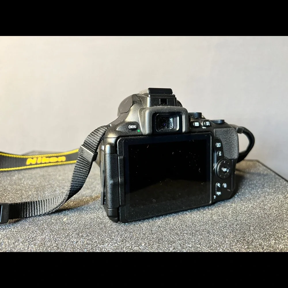 Nikon D5600 Camera